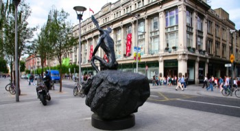  A large bronze hare located on O'Connell Street in Dublin 
