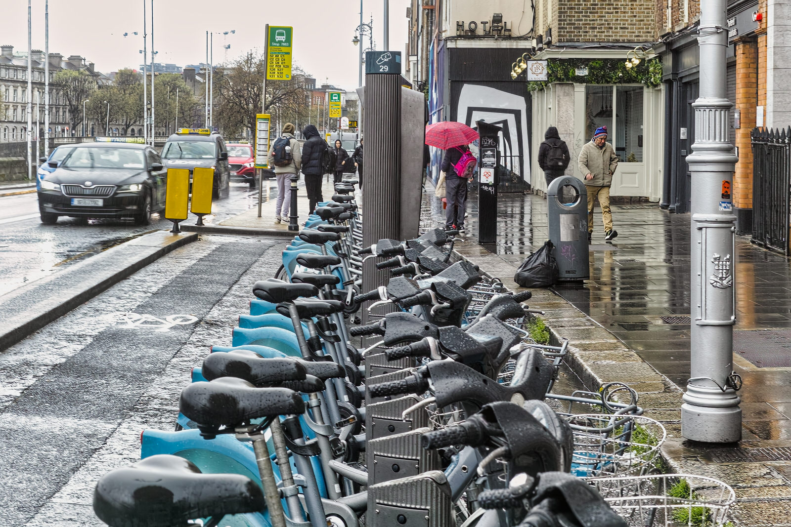 DUBLINBIKES DOCKING STATION 29 ON ORMOND QUAY