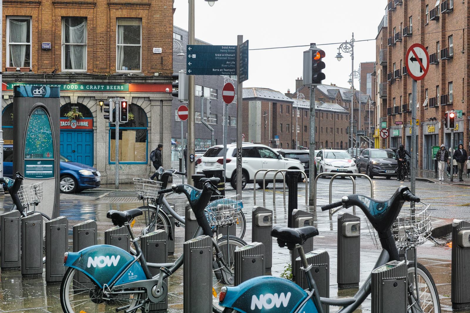 DUBLINBIKES DOCKING STATION 03 ON BOLTON STREET