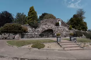 THE MARIAN GROTTO AT FERRY BANK NEAR WATERFORD CITY [PHOTOGRAPHED AUGUST 2025]-255547-1