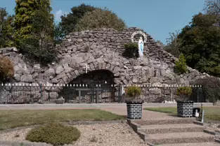 THE MARIAN GROTTO AT FERRY BANK NEAR WATERFORD CITY [PHOTOGRAPHED AUGUST 2025]-255548-1
