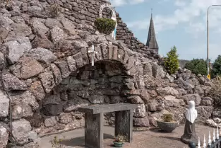 THE MARIAN GROTTO AT FERRY BANK NEAR WATERFORD CITY [PHOTOGRAPHED AUGUST 2025]-255550-1