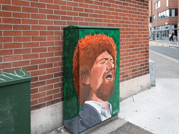 Luke Kelly Tribute A new piece of street art by Spanish artist Sara Maneiro Rey, known as Sarosky, has appeared on a traffic signal box on...