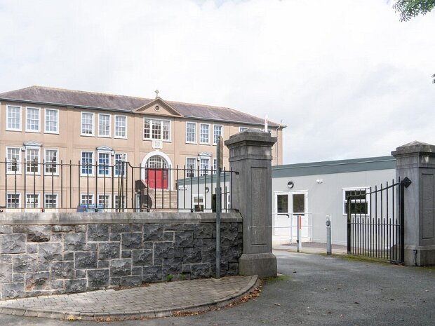 De La Salle College In Waterford De La Salle College in Waterford is an all-boys secondary school with a rich history rooted in the De La Salle Brothers'...
