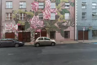 FLOWERS ON THE STREET PRODUCED IN 2017 BY LULA GROCE [I PHOTOGRAPHED THIS MURAL IN 2017 AND ITS REPLACEMENT IN AUGUST 2025]-255644-1