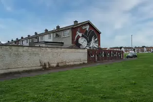 MURAL BY ALEX SENNA 2023 PHOTOGRAPHED AUGUST 2025 [WATERFORD WALLS 194 BALLYBEG SQUARE]-255404-1