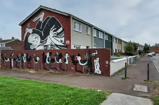 MURAL BY ALEX SENNA 2023 PHOTOGRAPHED AUGUST 2025 [WATERFORD WALLS 194 BALLYBEG SQUARE]-255406-1