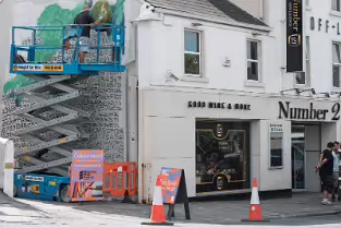 THE SCRIBBLE GRID IN ACTION AND A WORK IN PROGRESS AT THE GLEN [WATERFORD WALLS HUB 2025]-255617-1