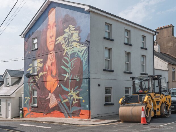 WHAT ARE YOU WAITING FOR Kitsune Jolene, a Belgian muralist, is a significant figure in contemporary street art, celebrated for her emotional,...