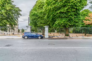 PEOPLES PARK AND THE BRIDGE TO THE WATERFORD COURT HOUSE [PHOTOGRAPHED JULY 2018]-255334-1