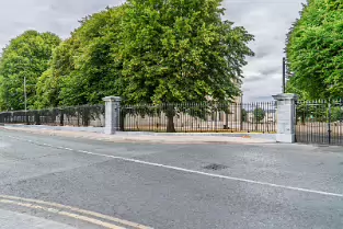 PEOPLES PARK AND THE BRIDGE TO THE WATERFORD COURT HOUSE [PHOTOGRAPHED JULY 2018]-255335-1