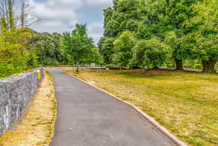 PEOPLES PARK AND THE BRIDGE TO THE WATERFORD COURT HOUSE [PHOTOGRAPHED JULY 2018]-255342-1