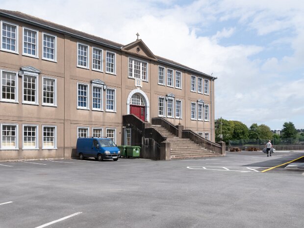 DE LA SALLE COLLEGE De La Salle College in Waterford is an all-boys secondary school with a rich history rooted in the De La Salle Brothers'...
