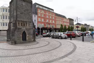 GRANVILLE HOTEL IN WATERFORD [PHOTOGRAPHED JULY 2018]-255187-1