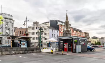 GRANVILLE HOTEL IN WATERFORD [PHOTOGRAPHED JULY 2018]-255193-1