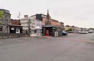GRANVILLE HOTEL IN WATERFORD [PHOTOGRAPHED JULY 2018]-255194-1