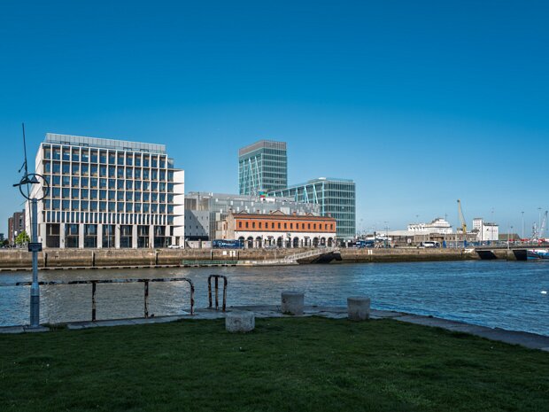 THE LEICA Q3 DOES HAVE ISSUES The Leica Q3, while a highly-regarded and capable camera, can present a steep learning curve and several frustrating...