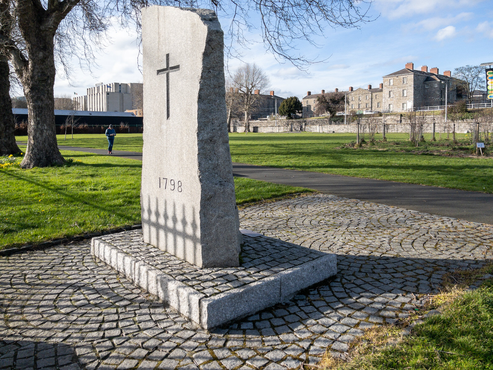 THIS MEMORIAL MARKS THE CROPPY'S ACRE