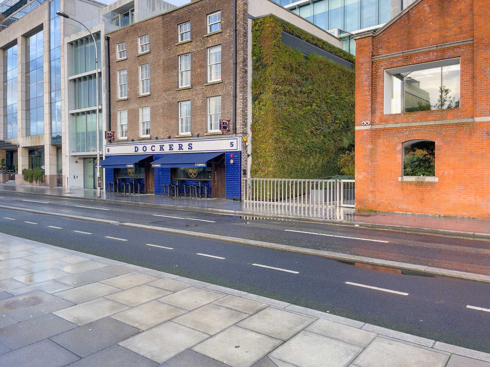 THE DOCKERS PUB IN THE DOCKLANDS