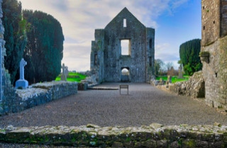 NEWTOWN ABBEY AND NEARBY ST STEPHEN'S DAY 001