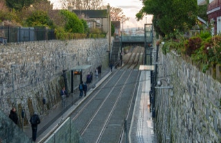 A WALK ALONG A SECTION OF CABRA ROAD 001