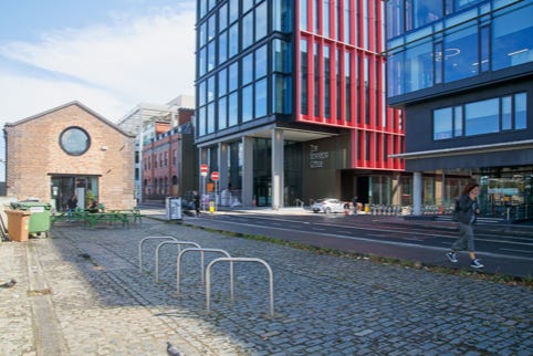 THE SHIPPING OFFICE [A NEW MARLET DEVELOPMENT ON SIR JOHN ROGERSON'S QUAY] 001