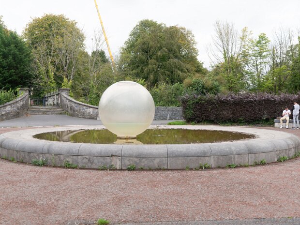 THIS WATER FEATURE MAY HAVE BEEN REPLACED Usually when I photographed this it is/was in poor condition and while it was in reasonable condition there was a lot of...