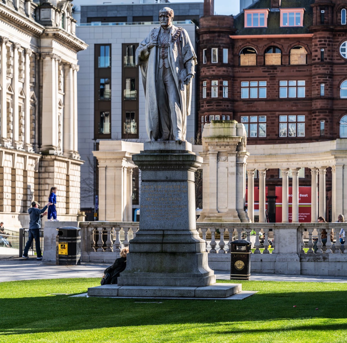 RANDOM IMAGES OF BELFAST CITY HALL 28 MARCH 2019 009