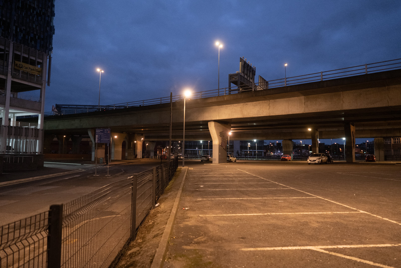  BELFAST AT NIGHT 023 