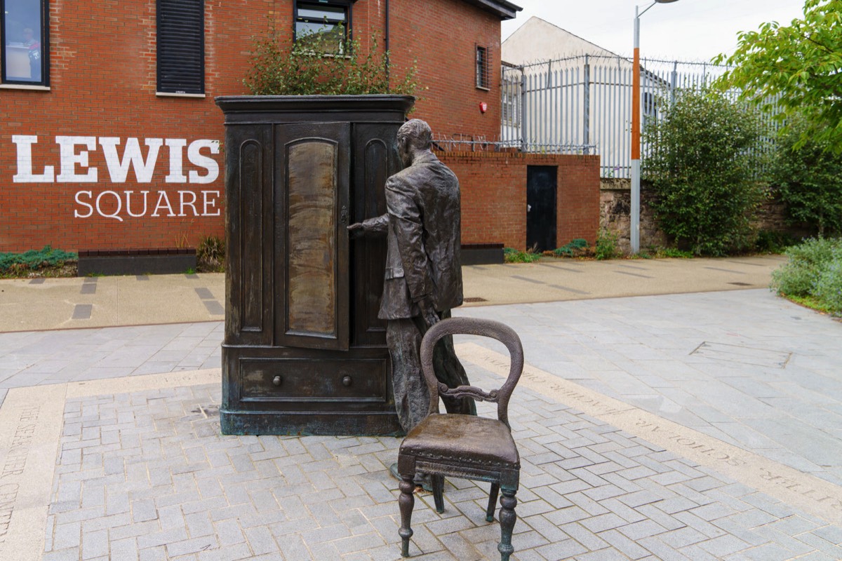 THE SEARCHER BY ROSS WILSON - CS LEWIS SQUARE IN BELFAST 005