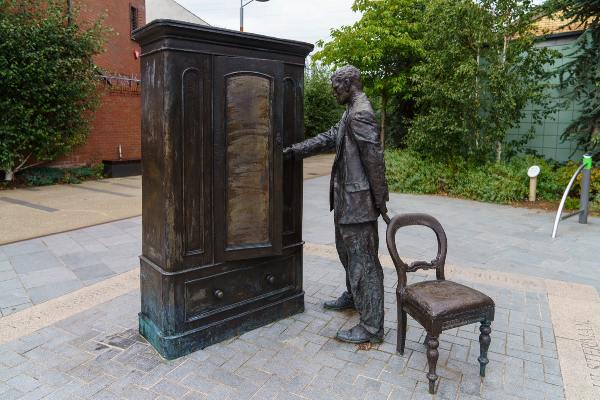 THE SEARCHER BY ROSS WILSON - CS LEWIS SQUARE IN BELFAST 006