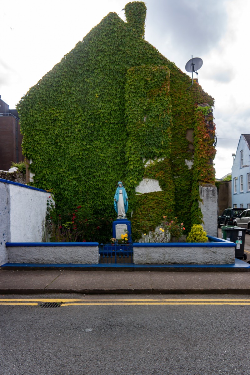 OLD STYLE RELIGION AT THE CORNER OF MARGARET STREET AND DUNBAR STREET  002