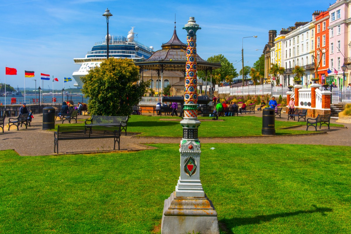 THE CELEBRITY REFLECTION VISITS THE TOWN OF COBH 007