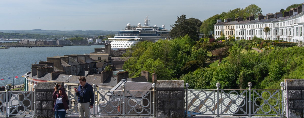 THE CELEBRITY REFLECTION VISITS THE TOWN OF COBH 008