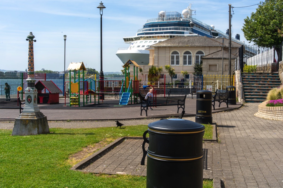 THE CELEBRITY REFLECTION VISITS THE TOWN OF COBH 011