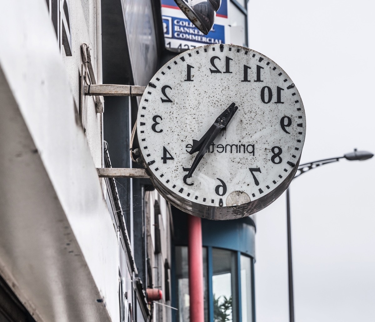 STRANGE CLOCK IN CORK [PRIME TIME CLOTHING LIMITED WASHINGTON STREET CORK]  004