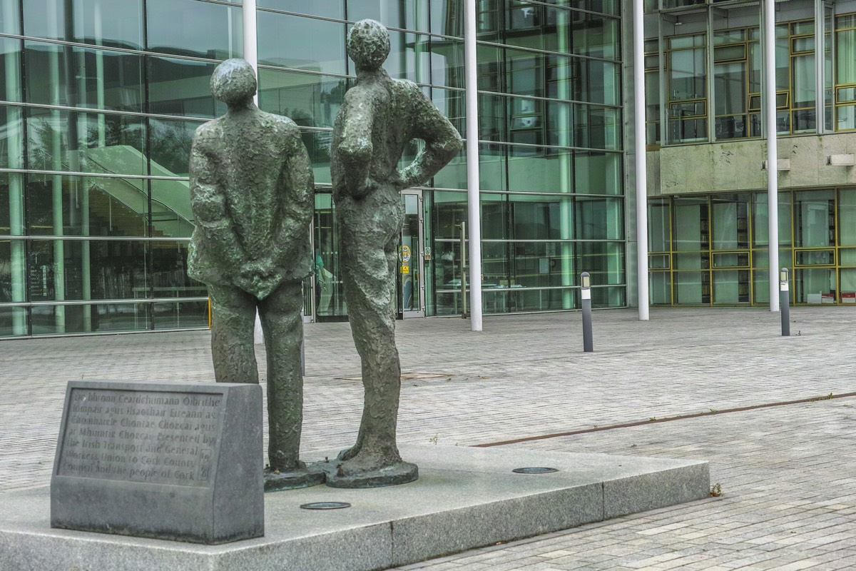 TWO WORKING MEN IN CORK 001