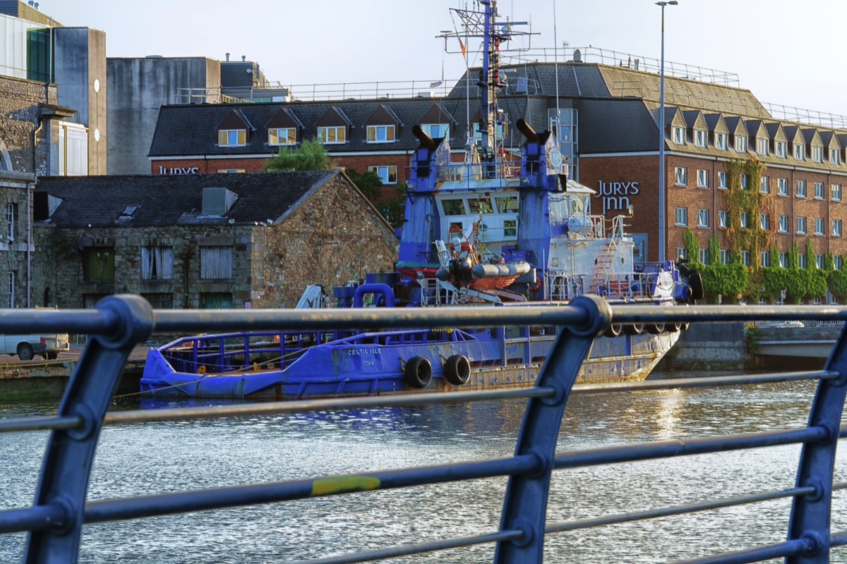 THE CELTIC ISLE TUG BOAT AT ANDERSON QUAY LAPP