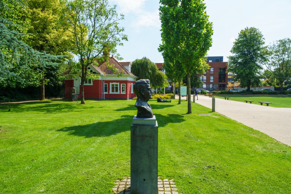 BUST OF TOM BARRY - FITZGERALD PARK CORK 002