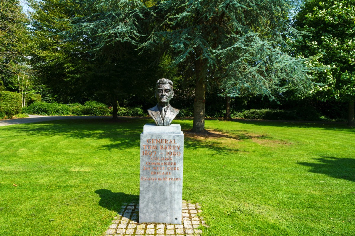 BUST OF TOM BARRY - FITZGERALD PARK CORK 003