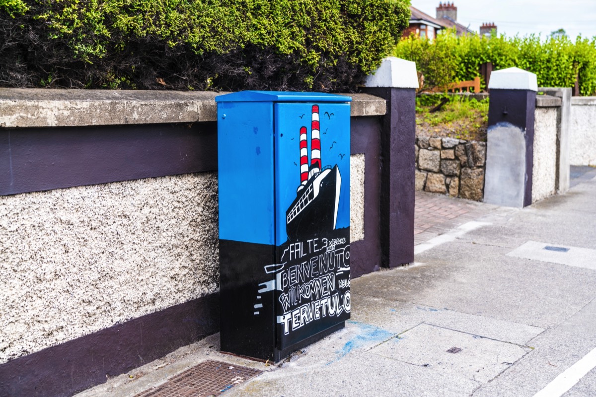 PAINTED STREET CABINET 002