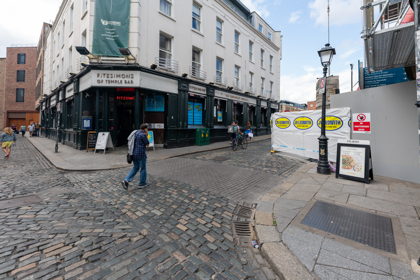 TEMPLE BAR - WHERE TO PARTY 011