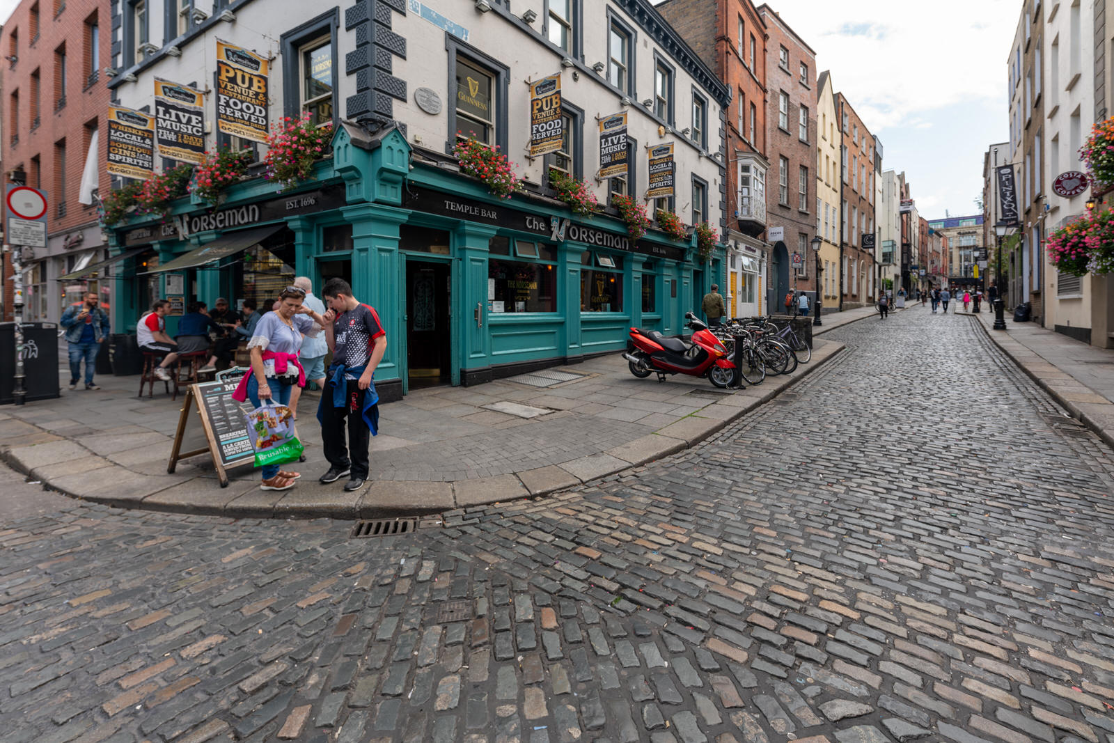 TEMPLE BAR - WHERE TO PARTY 013