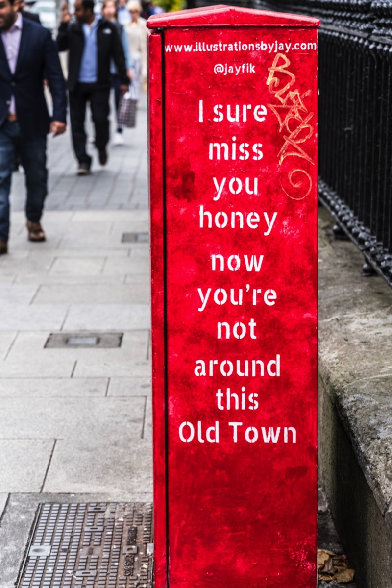 PHIL LYNOTT ON A STREET UTILITY CABINET  003