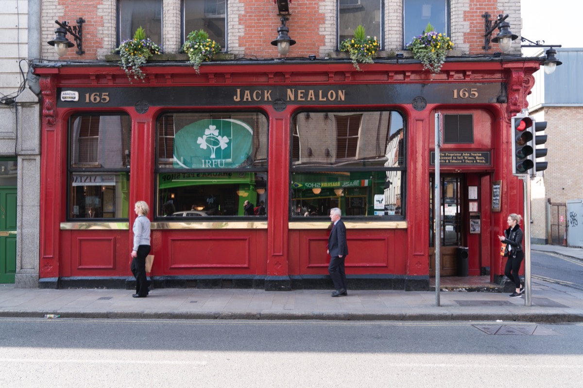 JACK NEALON’S PUB IS TO CLOSE [FAKE STORY] 006