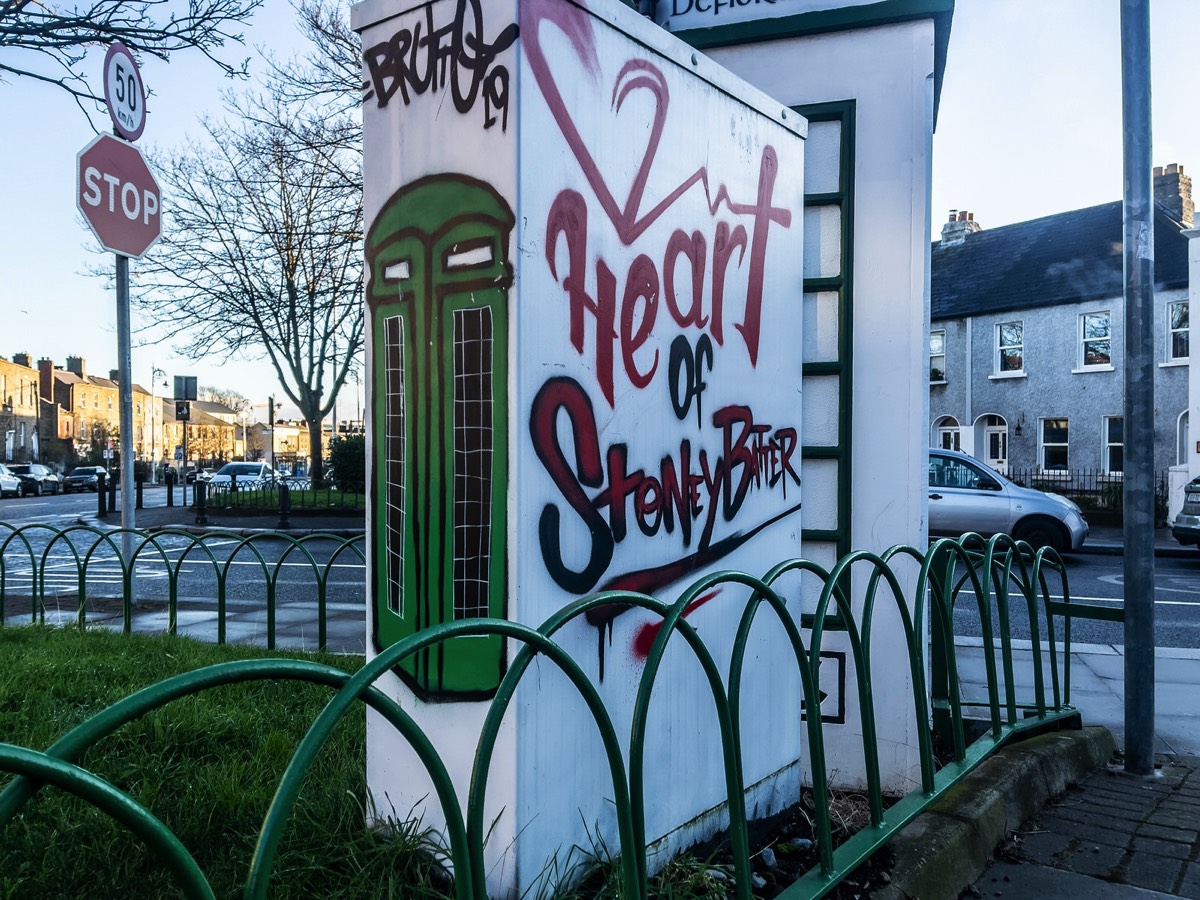 THE HEART OF STONEYBATTER  - PAINT-A-BOX STREET ART PLUS A REPURPOSED PHONE KIOSK 003