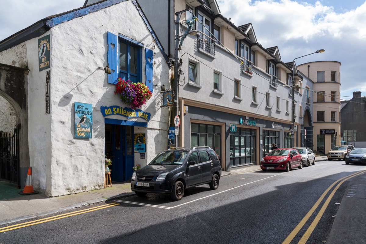 For those of you who are interested in history one of the most impressive surviving features is remnants of the fourteenth-century De Burgo Hall located at Flood Street 003