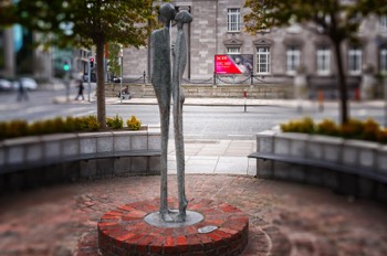  THE KISS BY ROWAN GILLESPIE - PHOTOGRAPHED IN APRIL 2017 