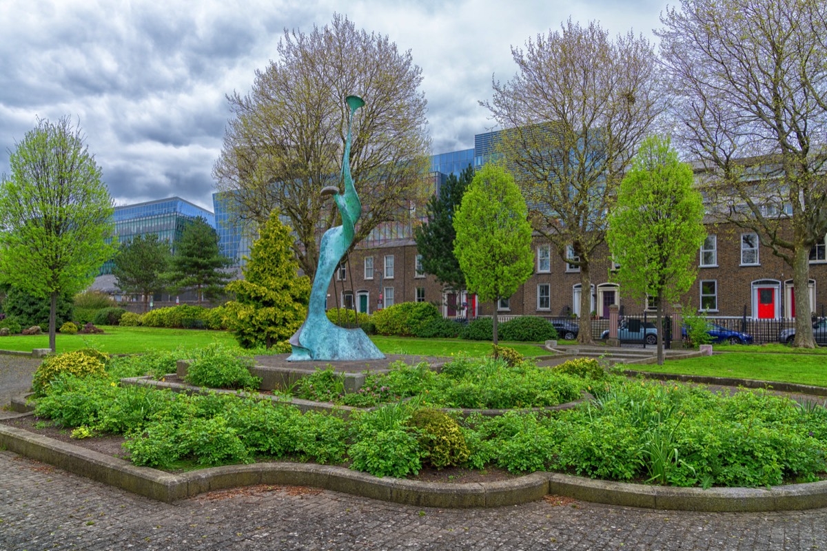 HARMONY A SCULPTURE BY SANDRA BELL 008