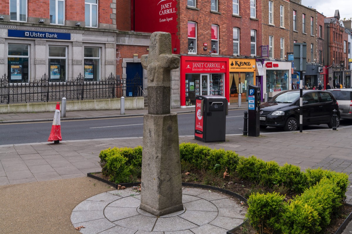 THE MARKET CROSS IN BLACKROCK VILLAGE 003